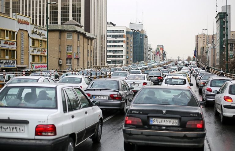 ترافیک در معابر شهر تهران به دنبال بارش باران