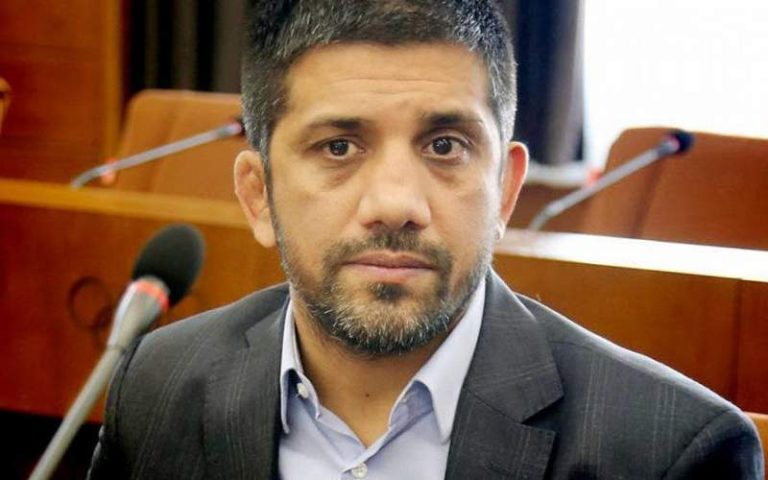 درخواست علیرضا دبیر برای مجوز واردات خودرو