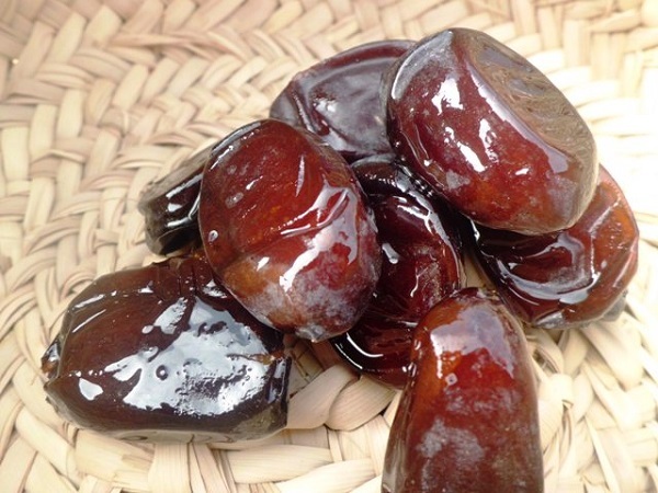 هیچ کسی جلوی حضور دلالان در بازار خرما را نمی‌گیرد