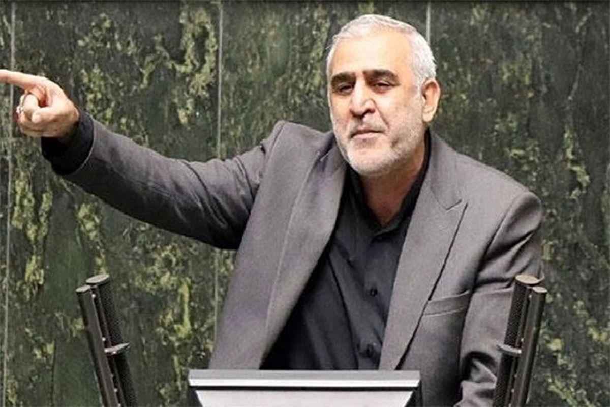 برخی از مسئولان در خانه‌های خود بنشینند تا به مردم آسیب کمتری وارد شود! / کاش آقایان جرات داشتند و به جای نبود پول می‌گفتند عرضه نداریم