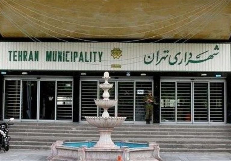 من مطمئنم که داستان سرمایه گذار خارجی جعلی است / شاید پای پول شویی در کار است!