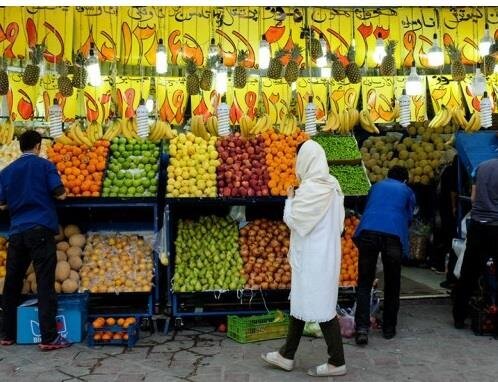 وفور میوه در بازار، فقدان پول در جیب مردم!
