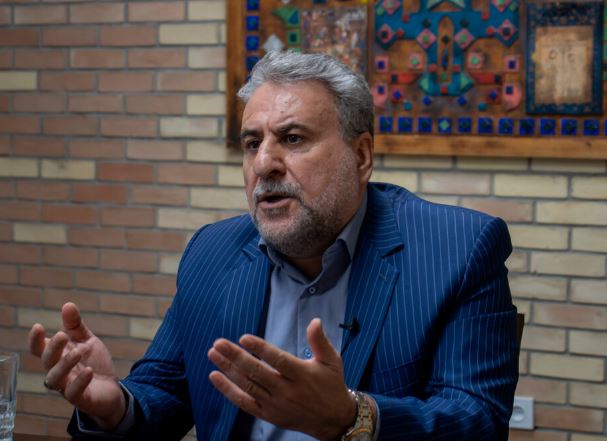 پول آن ششصد هزار بشکه نفت فروخته شده کجاست؟ / مسئولان این کشور روی اعصاب این ملت راه می‌روند! /  ایران دست افغان‌هایی است که شناسنامه و کارت پناهندگی ندارند