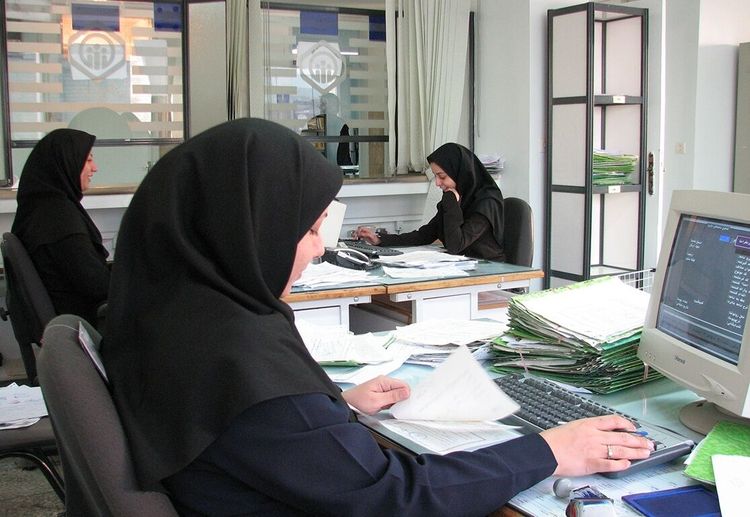 حقوق کارمندان دولت در سال 1404 مشخص شد؟