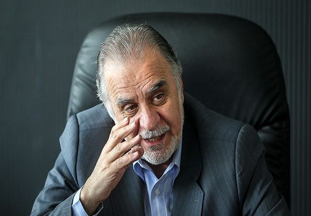 پزشکیان نباید تحت تأثیر تشریفات ریاست جمهوری قرار بگیرد / منتقدان پزشکیان فقط از کاپشن او ایراد می‌گیرند!