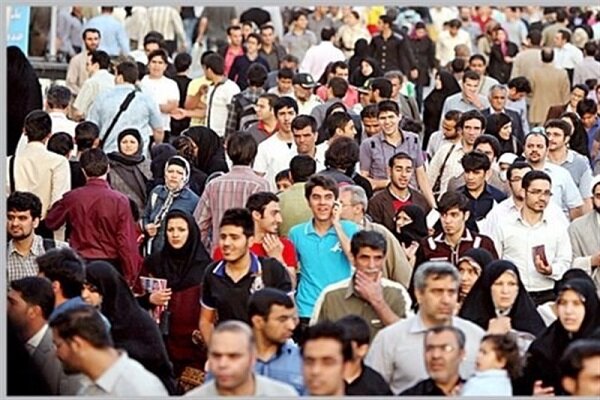 جوان ایرانی زیر آوار گرانی‌ها / محمدتقی فاضل میبدی: داشتن خودرو هم مثل خانه، جز محالات شد!