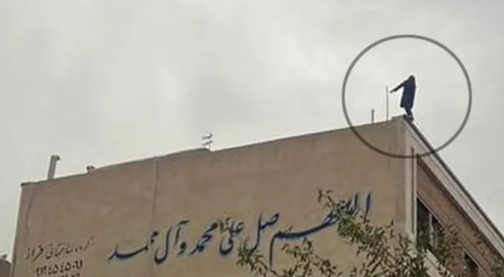 پشت پرده خودکشی دانش آموزان دختر / پدر آرزو خاوری: دخترم به خاطر بدرفتاری های مدیر مدرسه، خودش را کشت