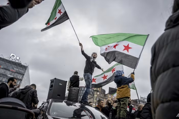 خط و نشان حاکمان جدید سوریه برای ایران! / تحریرالشام از ایران غرامت ۳۰۰ میلیارد دلاری می خواهد!