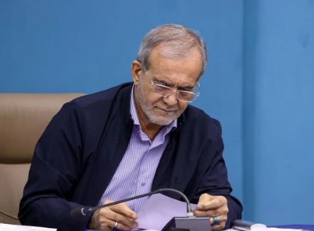 پزشکیان، جلوی قانون عفاف و حجاب ایستاد / مجلس فعلا باید منتظر اصلاحات دولت باشد