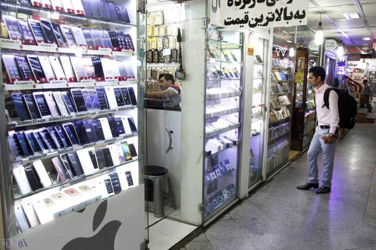 ایرانی ها دیگر نمی توانند موبایل نو بخرند! / موبایل فروشان در آستانه ورشکستگی