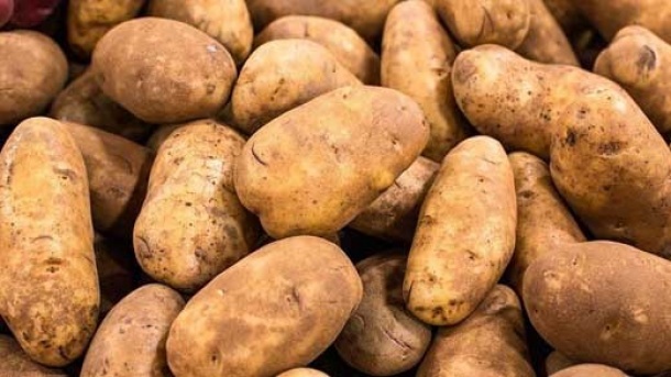 بلوای سیب‌زمینی و بادمجان در روزهای آخر سال / سیب‌زمینی چهار برابر دلار گران شد!