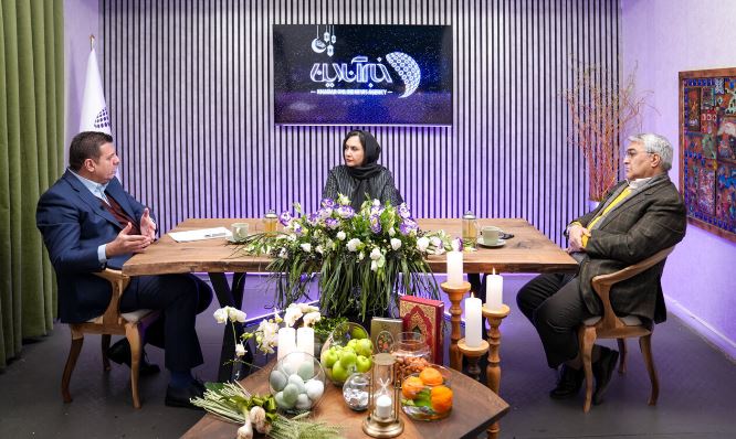 ۲ پیش‌ بینی مهم از آینده واردات خودرو/ کاکایی: در واردات خودرو هی شل‌کن سفت‌کن در می‌آورند / خسروانی: ما تورم ۱۰۰ درصد داشتیم، ولی خودرو گران نشده است