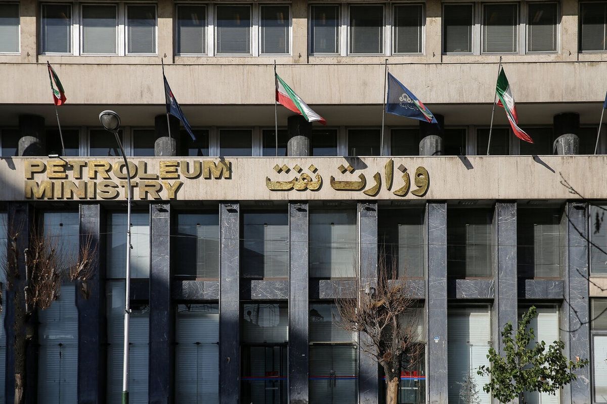 پنهانکاری سفت و سخت وزارت نفت در آمار صادرات نفتی / نفت ایران آلوده است؟