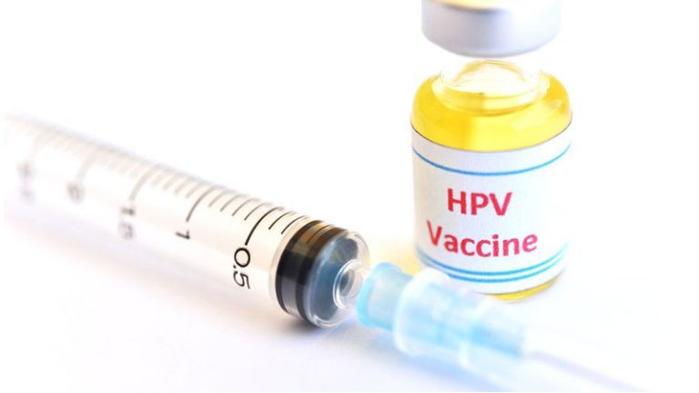 اما و اگرهای واکسن اچ پی وی در ایران / دکتر عمادی: مخالفان واکسن HPV می‌گویند وجود واکسن باعث ترویج فحشا می‌شود!