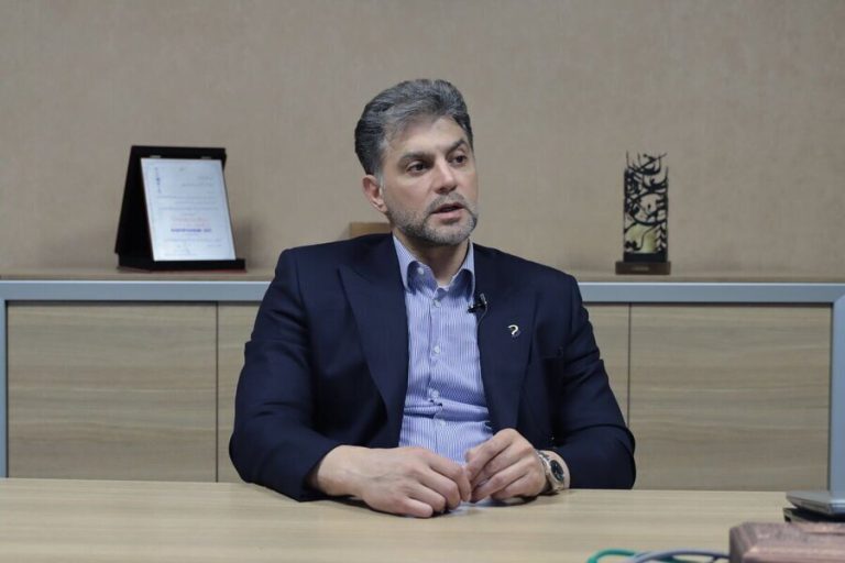 بحران بورس سیاسی است نه مدیریتی / هیچ تئوری از بازار‌های سرمایه و اقتصاد ایران پشتیبانی نمی‌کند