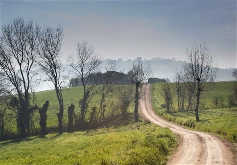 ردپای فرسودگی در راه‌های روستایی کشور