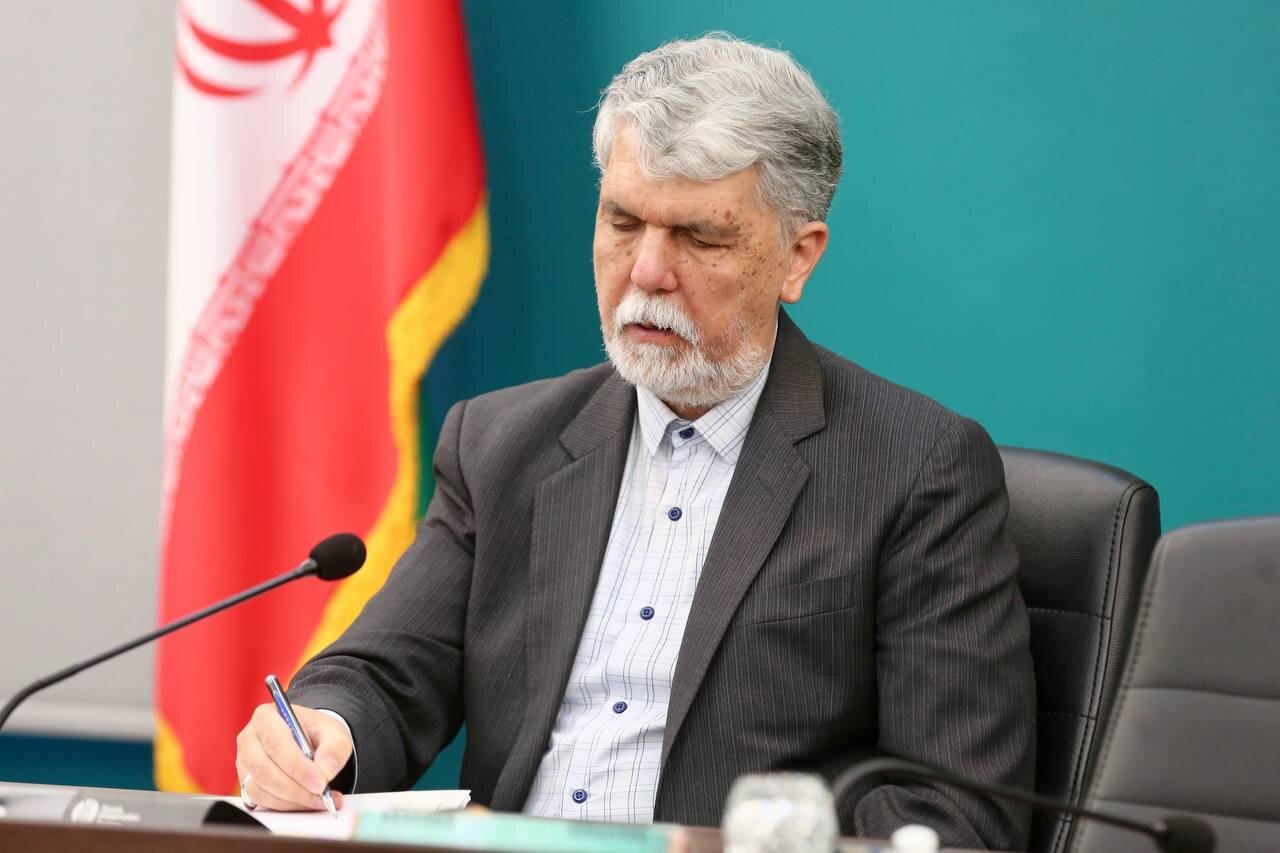 وزیر ارشاد در مورد بازداشت آقای بازیگر چه نظری دارد؟