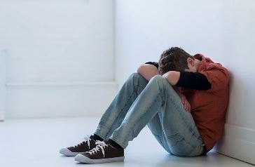 زنگ خطر بیماری‌های منتقله جنسی در ایران به صدا درآمد / سلامت جنسی نوجوانان قربانی پنهان‌کاری خطرناک و آمار‌های خاموش / زگیل تناسلی به گروه سنی ۱۷ تا ۱۸ ساله رسید