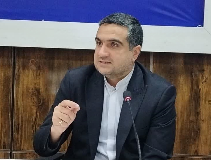 مردم در خانه‌هایشان برنج ندارند، اما تن‌تن برنج یا در دریا ریخته می‌شود یا در بنادر فاسد می‌گردد / همان‌طور که سیم‌کارت سفید داریم، «تسهیلات سفید» هم در این مملکت داریم