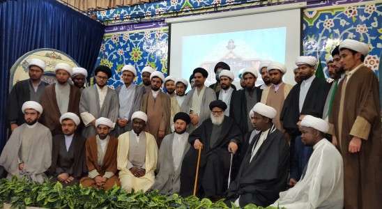 بودجه ۱۸۰۰ میلیاردی جامعه المصطفی در سال آینده برای تربیت طلبه خارجی!