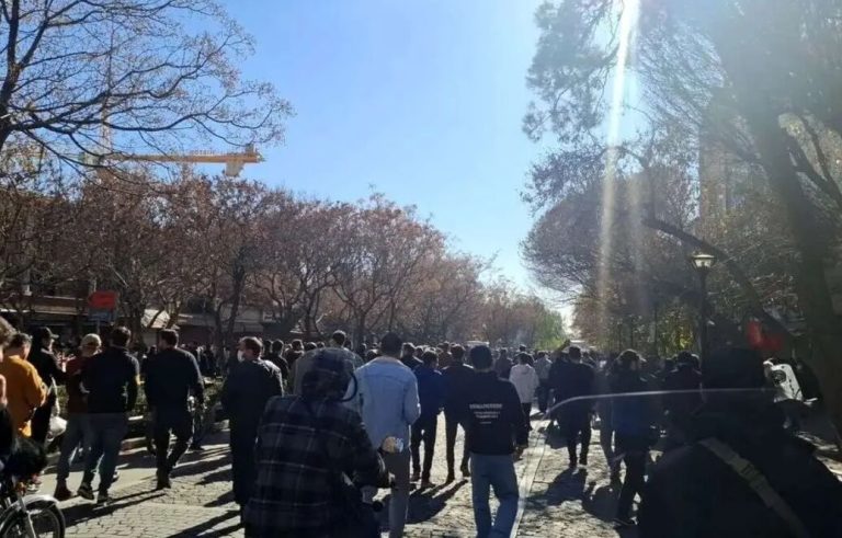 اعتراض مردم از جنس «نان» نبود، به شیوه حکمرانی بود
