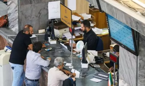 تا پایان سال ۲ موسسه اعتباری و یک بانک منحل می‌شوند