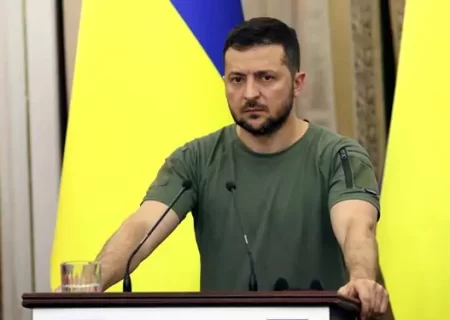 زلنسکی: برافروختن جنگ در خاورمیانه به نفع روسیه است