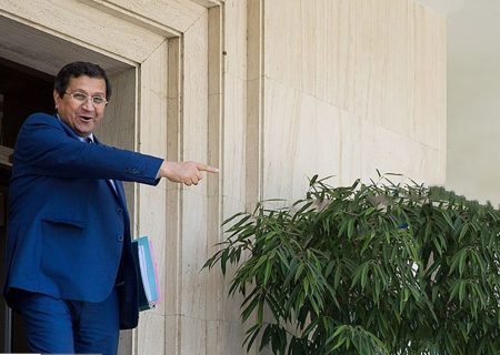 کنایه تند همتی به سخنان رئیسی درباره عمل دولت به وعده‌ها