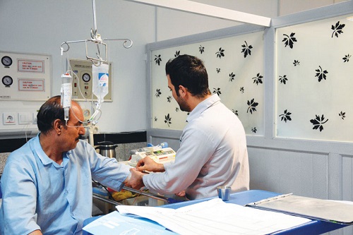 پرداخت معوقات پرستاران تا دو هفته آینده