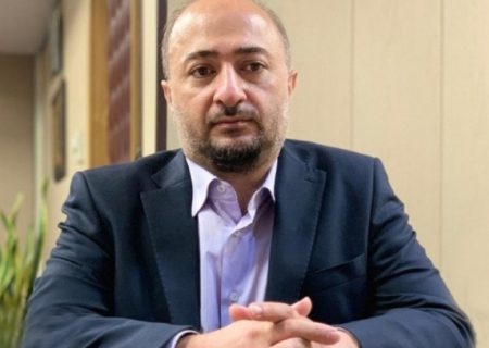 در ايران، استاد بي‌سواد باشد، اما سياسي نباشد، اخراج نمي‌شود!