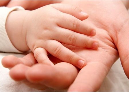 عواقب منع غربالگری در گرایش به فرزندآوری / عبدی: قانونی را تصویب کرده‌اند که نمی‌خواهند کسی از نتایج بیزارکننده آن مطلع شود