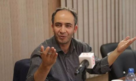 پیش‌فروش دلار، التهاب بازار را بیشتر می کند / فرزین که قیمت بازار آزاد دلار را قبول ندارد به چه دلیل سلف ارزی راه اندازی می‌کند؟!