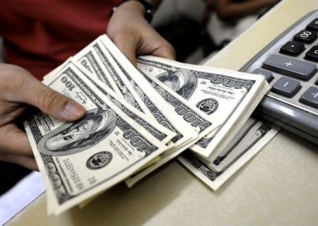 سرنوشت مبهم دلار در سال جدید