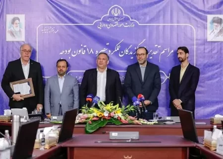 قدردانی وزیر امور اقتصادی و دارایی از مدیرعامل بانک مسکن