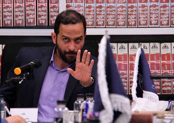  آقای وزیر کشور ما کور نیستیم و فرق بین «برهنه کردن توسط خود» و «برهنه کردن توسط دیگری» و «برهنه شدن در درگیری» را می‌فهمیم!