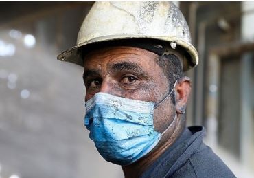 مهر سکوت بر لب کارگران قراردادی از ترس بیکاری