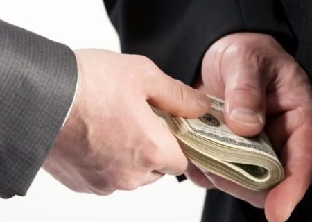 جزئیات جدید از پرونده فساد آقازاده معاون اول سابق قوه قضاییه / وکیل متهم: پول‌ها رشوه نبوده هدیه بوده!