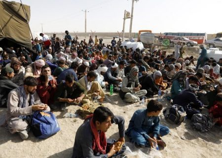 خطر حضور طالبان در ایران با گسترش موج مهاجرت اتباع افغان / در مرزها دیوار بکشیم یا نه؟