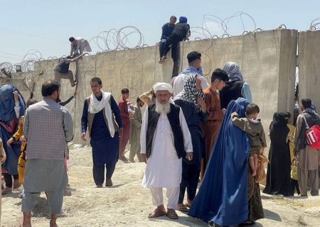 ایران در تصرف اتباع افغانستانی وابسته به طالبان