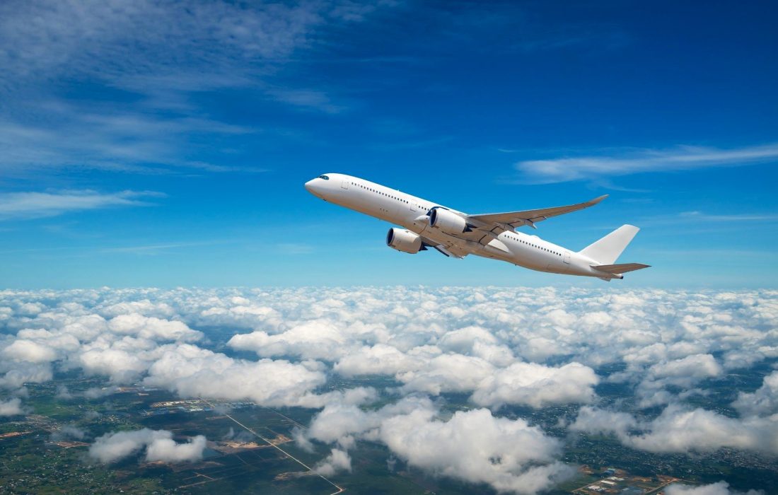 پروازهای عبوری از آسمان ایران نصف شد!!