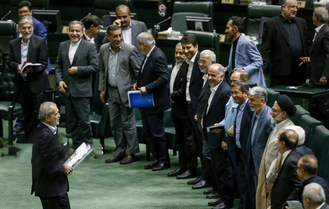 پشت‌صحنه چیدن کابینه نمایندگان را شوکه کرد! / آقای پزشکیان! گردن ما و گردن شما، ناامیدترمان نکن!