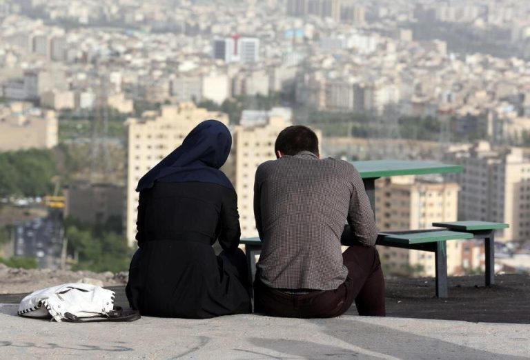 حذف تدریجی سنت &#۸۲۲۰;ازدواج&#۸۲۲۱; از بین جوانان کارگر