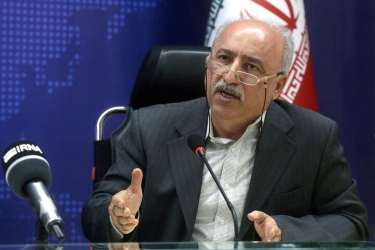 دولت پزشکیان دیگر به دنبال افزایش مالیات‌ها نباشد / جراحی اقتصادی تحمیلی، فقط به ملت لطمه زد