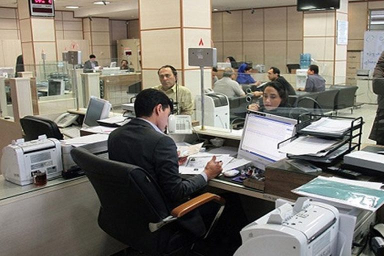 سلطه تهرانی‌ها بر مانده سپرده‌ها و وام‌های بانکی / کمترین سپرده بانکی در کدام استان است؟