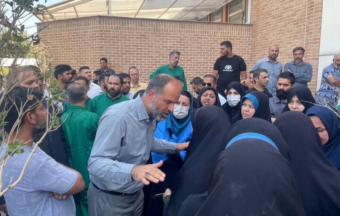 کارکنان بهشت زهرا تجمع کردند