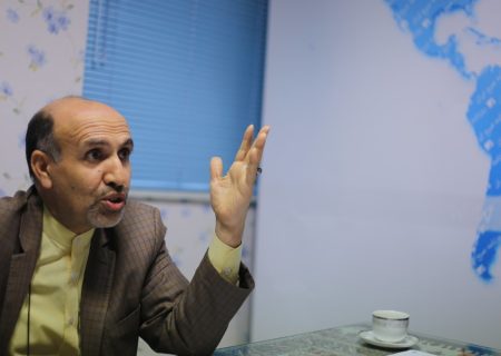 من نگرانم برخی خربزه زیر پای دولت بگذارند و دولت را زمین گیر کنند / نان را رئیسی گران کرد نه پزشکیان