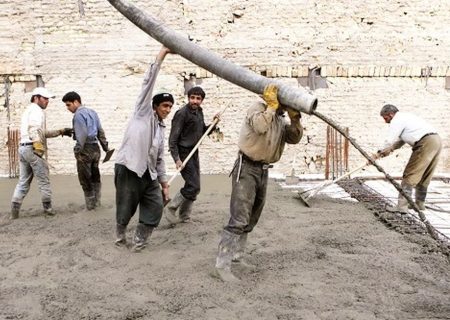 کارگر افغانی یا کارفرمای ایرانی، کدام یک حق کارگر ایرانی را خورده است؟