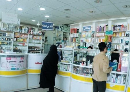 تولید کنندگان از نرخ پایین دارو می‌نالند، شهروندان از گرانی و کمبود / عبده زاده: حمایت لازم داریم، اما نه از جیب مردم!
