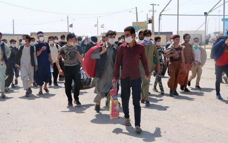 خانه‌های بی سند تهران، کمینگاه اتباع افغان / استقبال اتباع غیرمجاز از خانه‌های دربست و حیاط دار در محله های قدیمی پایتخت
