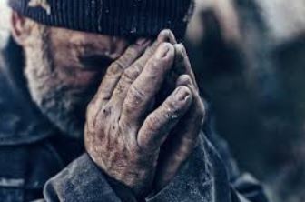 کارگران ساختمانی به سن پیری و خانه نشینی رسیده‌اند ولی حتی یکسال سابقه بیمه ندارند